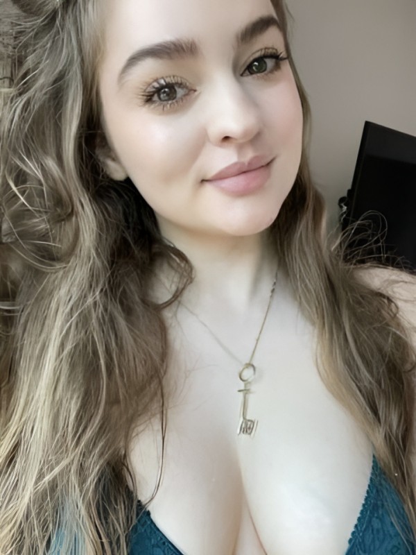 Софа привлекательная девушка из Руза цена от 2000 руб